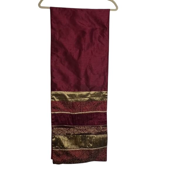 Elegant Christmas Table Runner 70" Burgundy Gold Embroidered Made in India - Picture 1 of 4